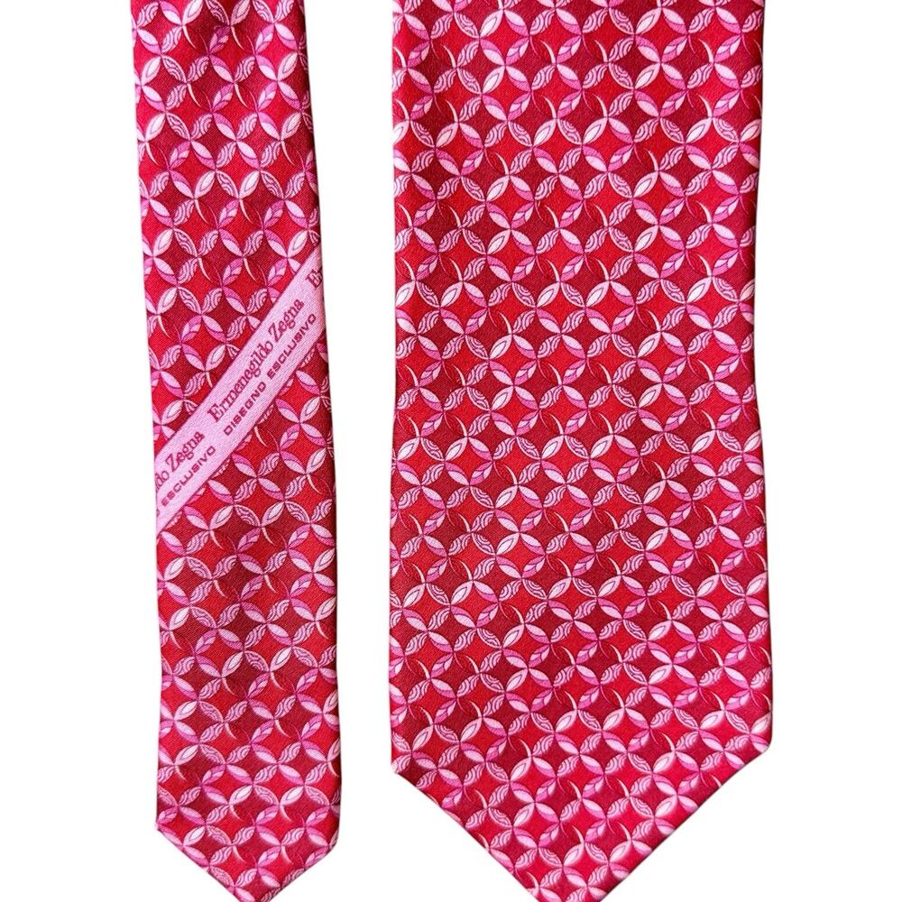 Ermenegildo Zegna Modern 3” Red Geometric Silk Tie
